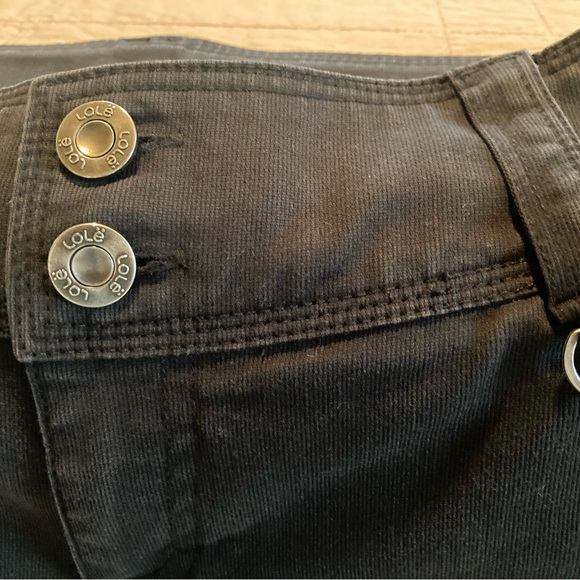 2/$10 - Lole modern style Black shorts - Size 8 - Picture 11 of 14